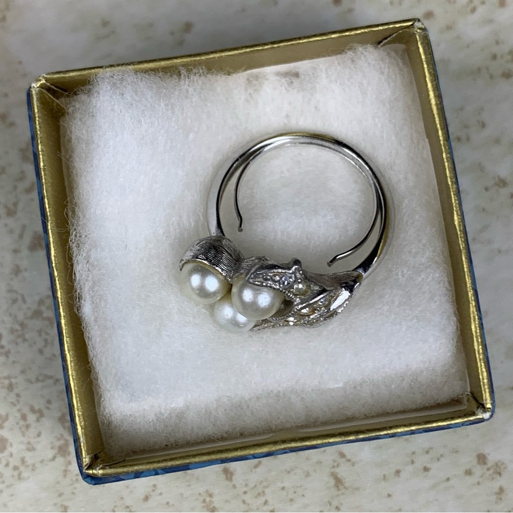 Vintage 70s Avon Evening Splendor Silver Ring Faux Pearl Rhinestone Adjustable - Picture 2 of 8